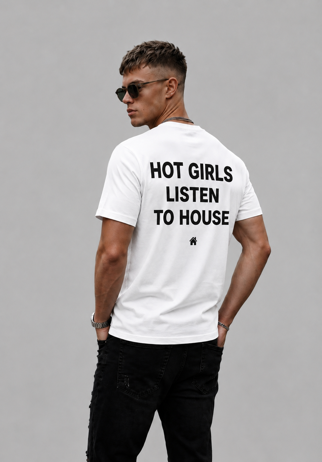Hot Girls Listen To House Graphic T-shirt - Regular Fit T-shirt
