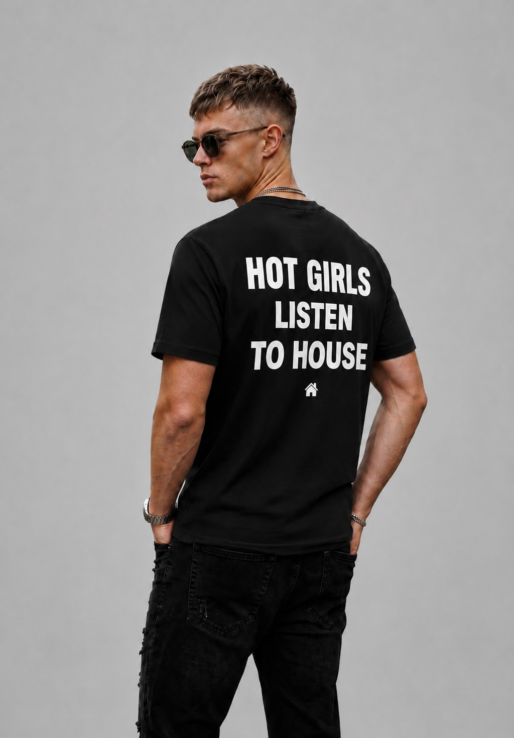 Hot Girls Listen To House Graphic T-shirt - Regular Fit T-shirt